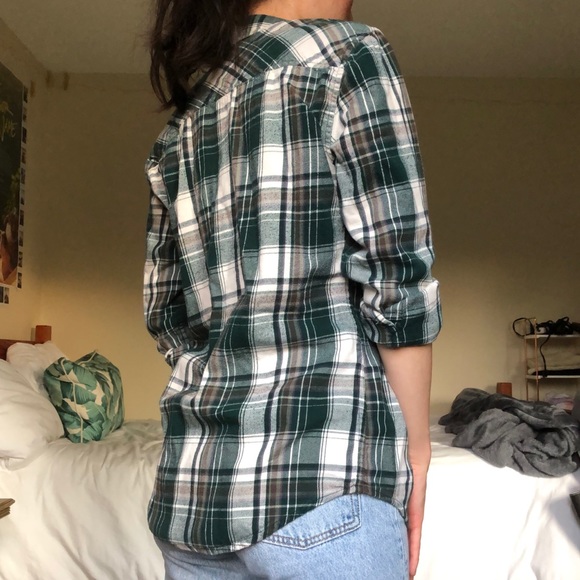 TNA (Aritzia) Boyfriend Fit Button-Down Flannel - Picture 3 of 5